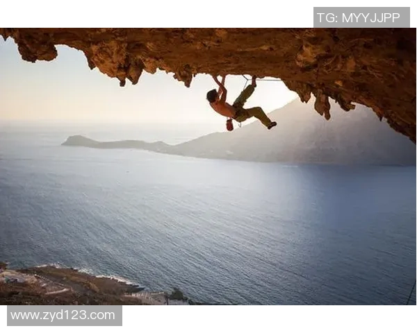 南京城市马拉松精彩点评：攀岩队默契配合展现团队精神与毅力
