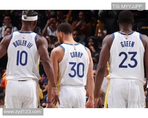 2020年勇士队与篮网队精彩比赛回放全程回顾与精彩瞬间分析