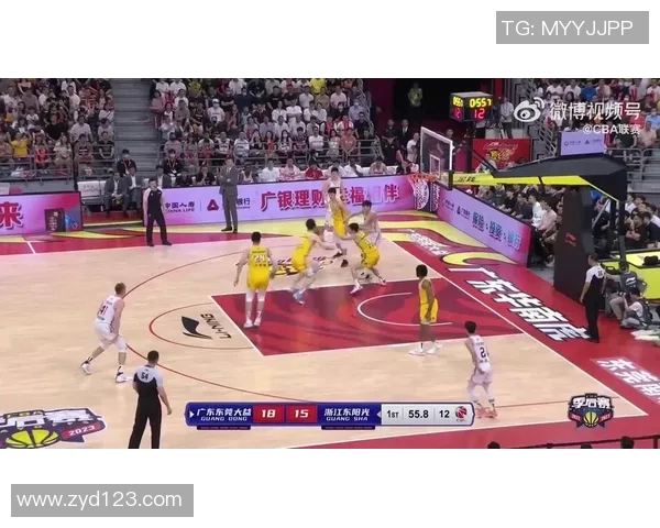 CBA焦点对决广东宏远迎战北京首钢争夺季后赛席位的激烈战斗